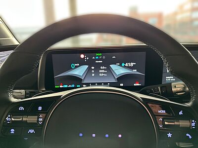 Hyundai IONIQ 6 77,4kWh Batt. UNIQ-Paket digitale Außenspiegel Glasschiebedach